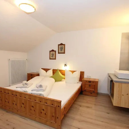 Semesterbostad Sonnblick By Interhome Uderns
