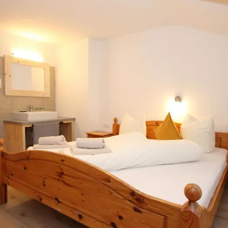 Sonnblick By Interhome Uderns